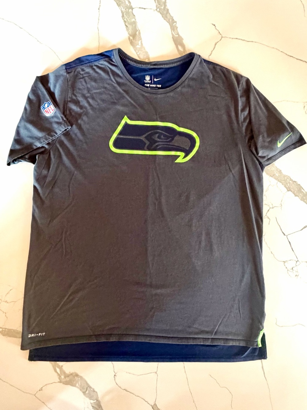 Nike - NFL Men's Seattle Seahawks Gray Tee with Neon Green Logo XXL